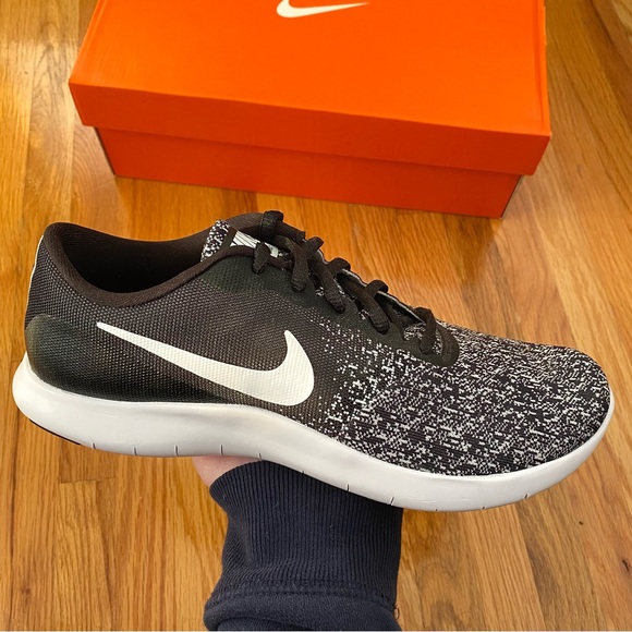 Nike Flex Contact Women’s Sneakers - Picture 1 of 9